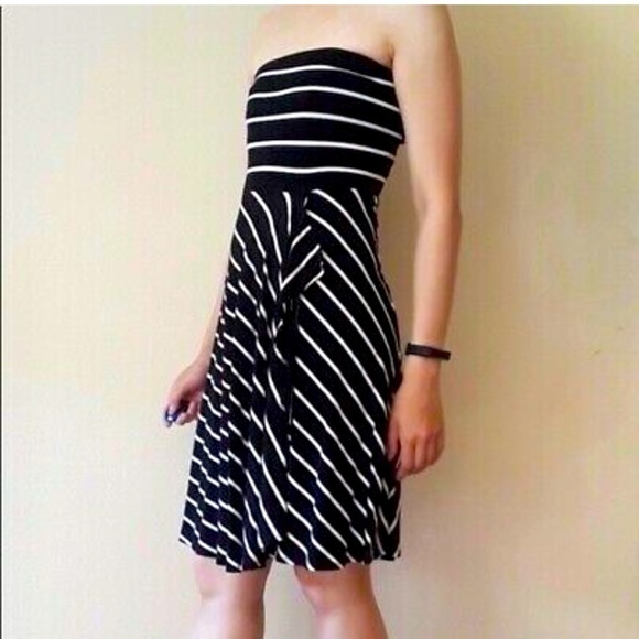 Ann Taylor Dresses & Skirts - Ann Taylor strapless dress